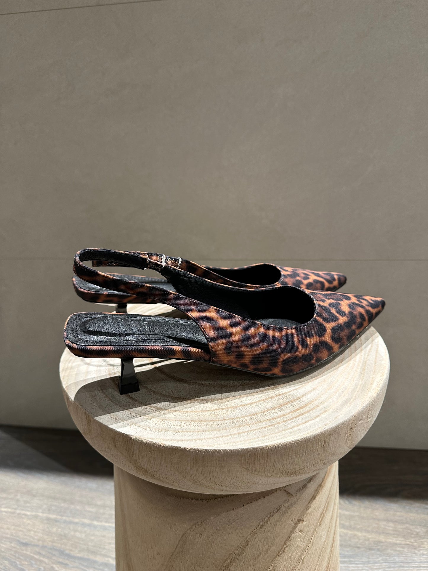 Slingback maculata