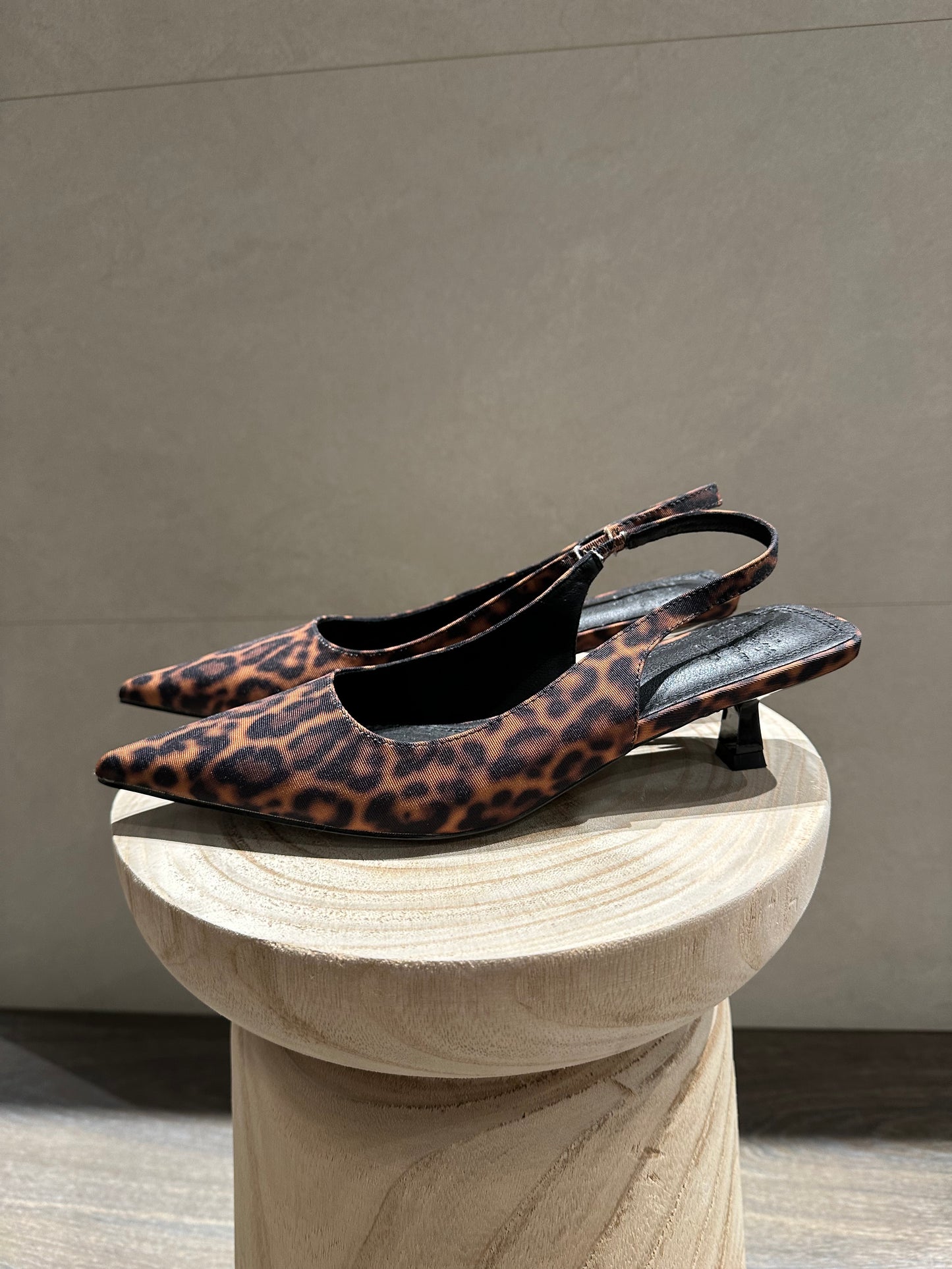 Slingback maculata