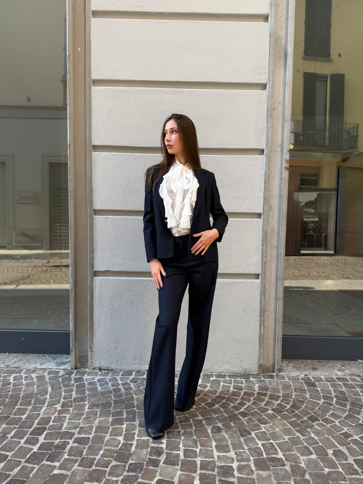 Tailleur blu navy con giacca slim e pantalone wide leg – Iblues
