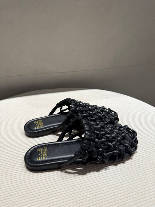 Slipper nere