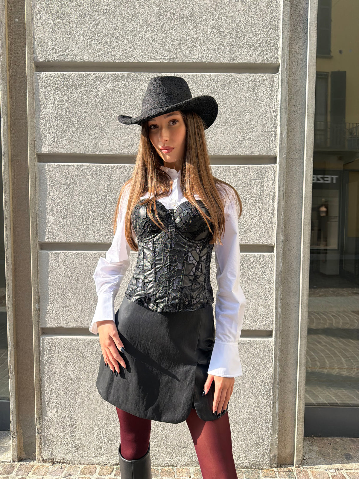 Corpetto in pizzo e pelle – Anna Rock Milano