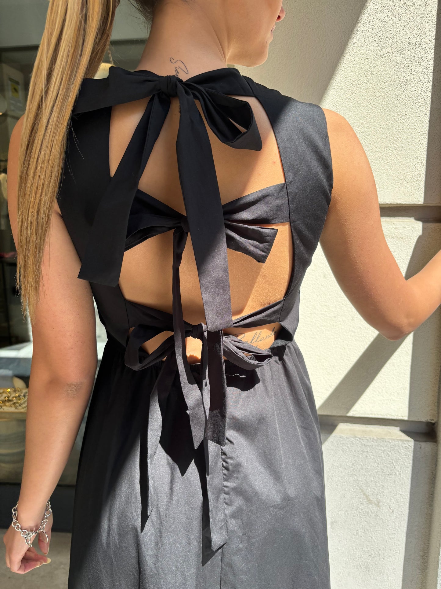 Abito cut out