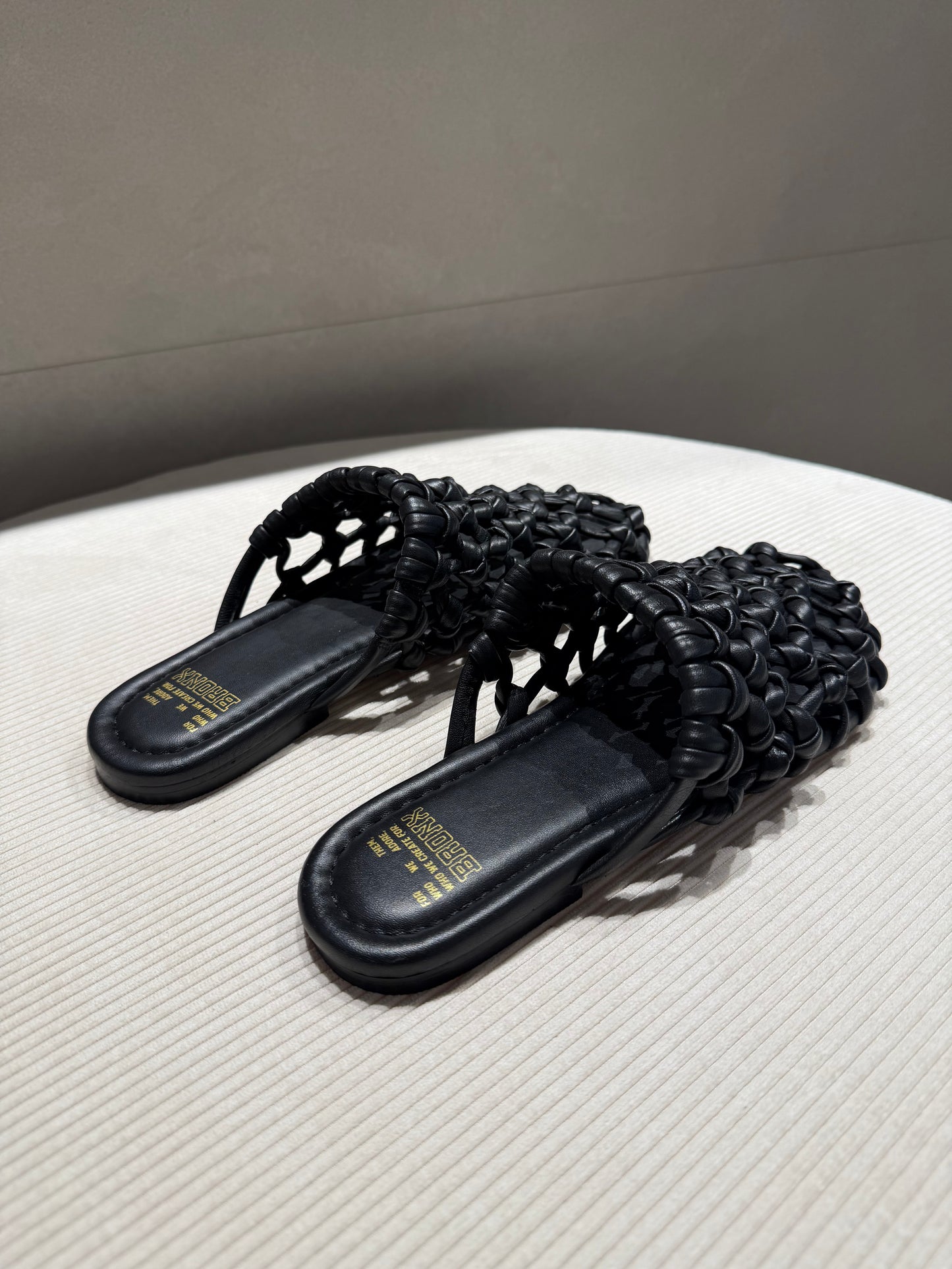 Slipper nere