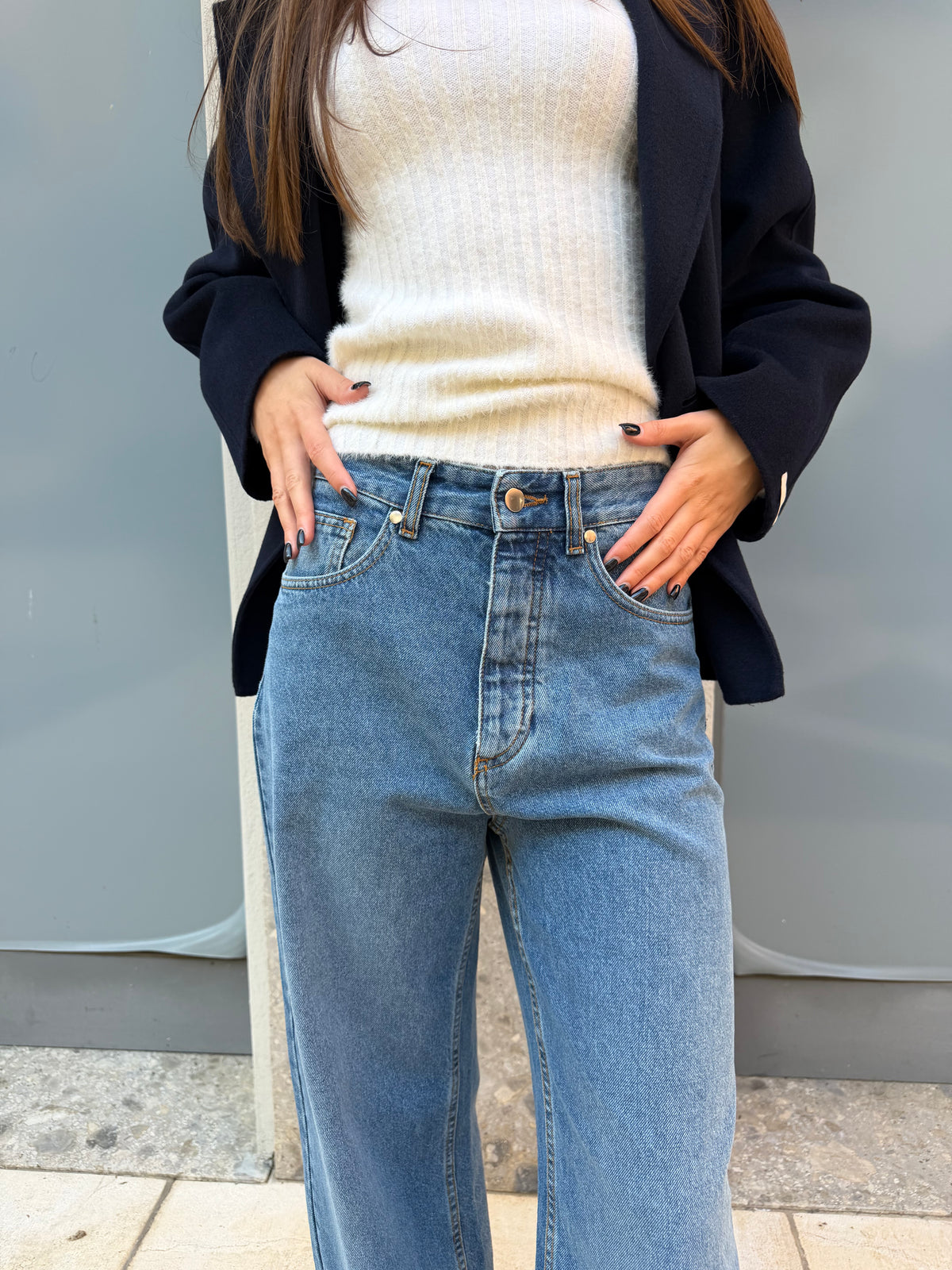 Jeans loose fit a vita bassa in denim lavaggio blu medio – Hinnominate