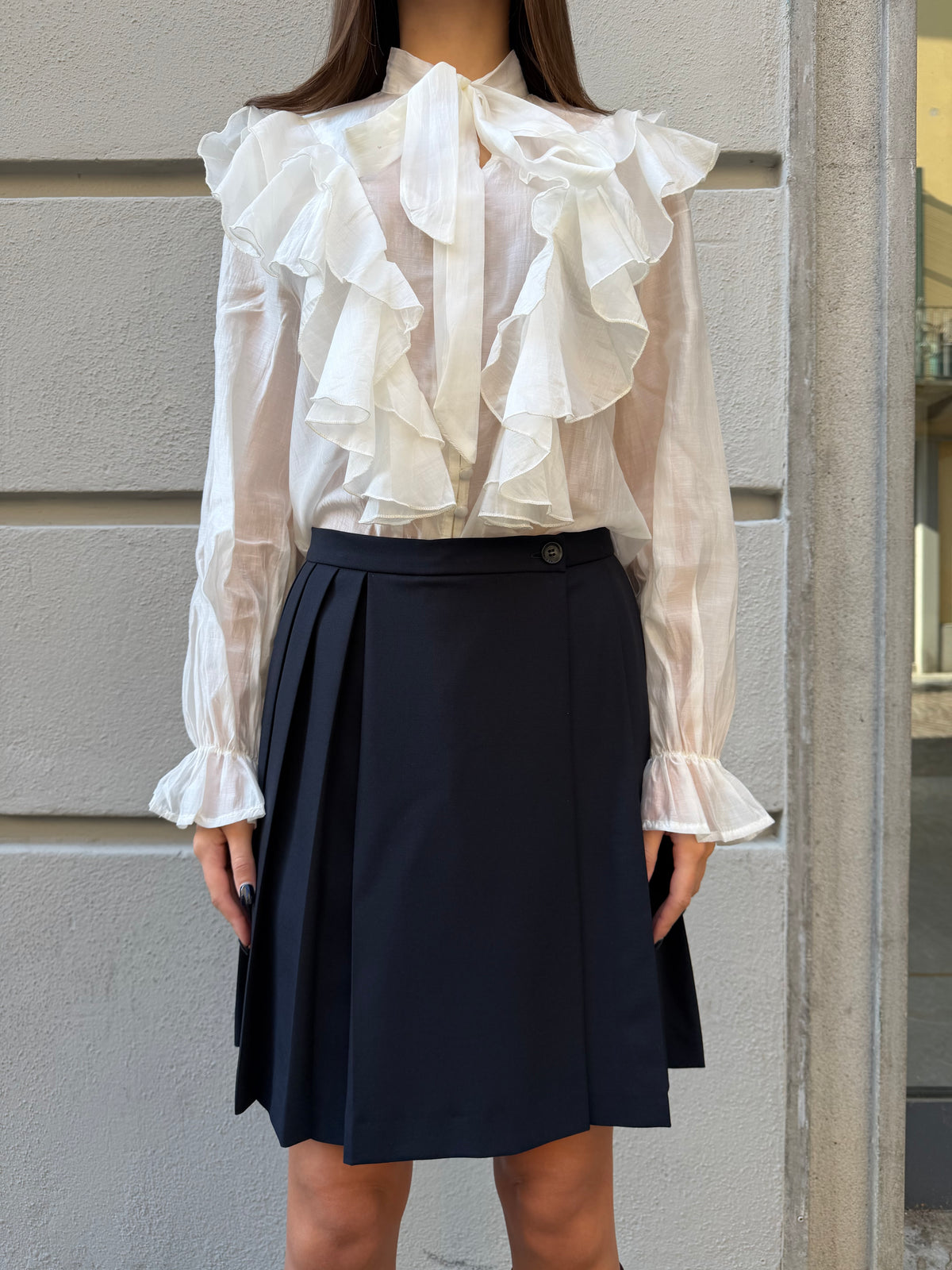 Blusa color burro con volant e cravattino – Anna Rock Milano