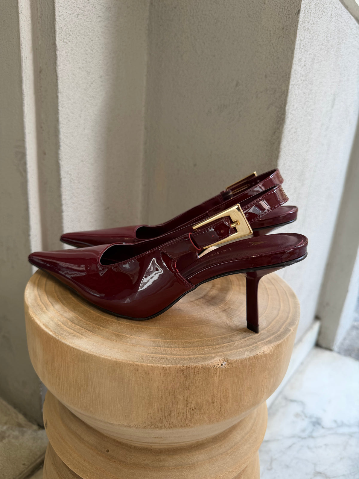 Slingback vernice